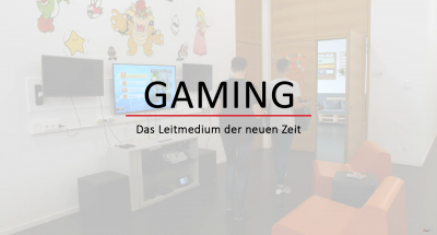 Schriftzug "Gaming - Das Leitmedium der neuen Zeit" vor ausgegrautem Hintergrund